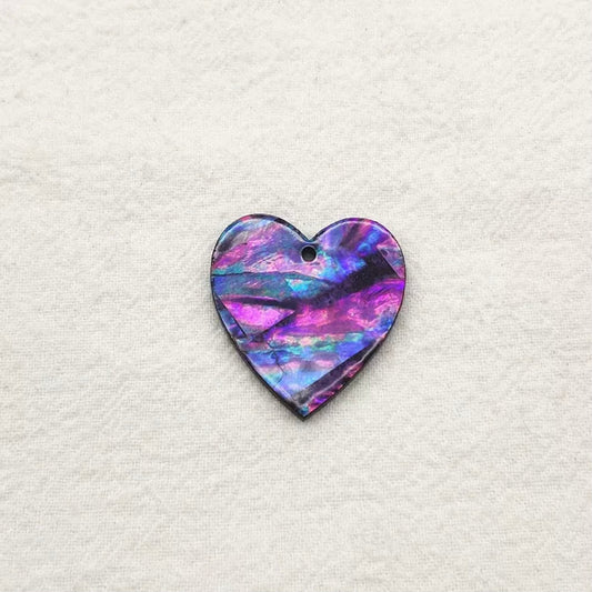 Concha de abulón morada/negra de 28 x 30 mm en forma de corazón, con un orificio para coser, concha sobre gema acrílica